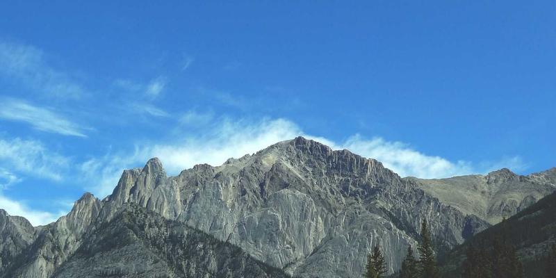 CNC加工后处理新突破：精德精密零部件去毛刺与表面光整技术全解析