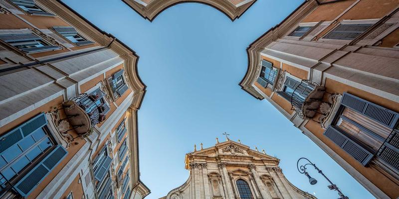 攻克制造难题：CNC加工中难加工高温合金叶片的蠕变磨削工艺与表面完整性控制