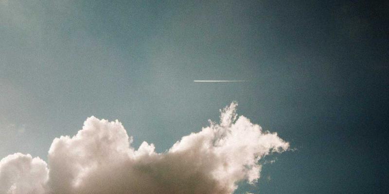 精密模具加工新纪元：融合EDM电火花与高速铣削的复合制造策略