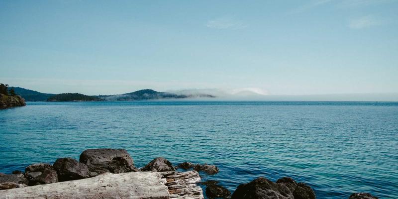 精德制造：揭秘超硬材料（陶瓷/碳化钨）的CNC精密磨削与抛光工艺